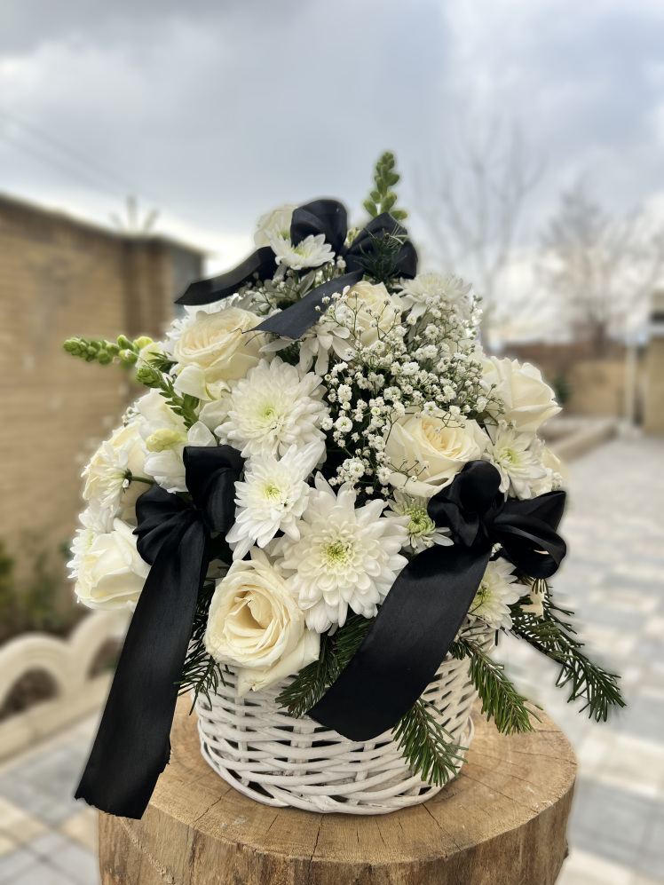 سبد گل سپید