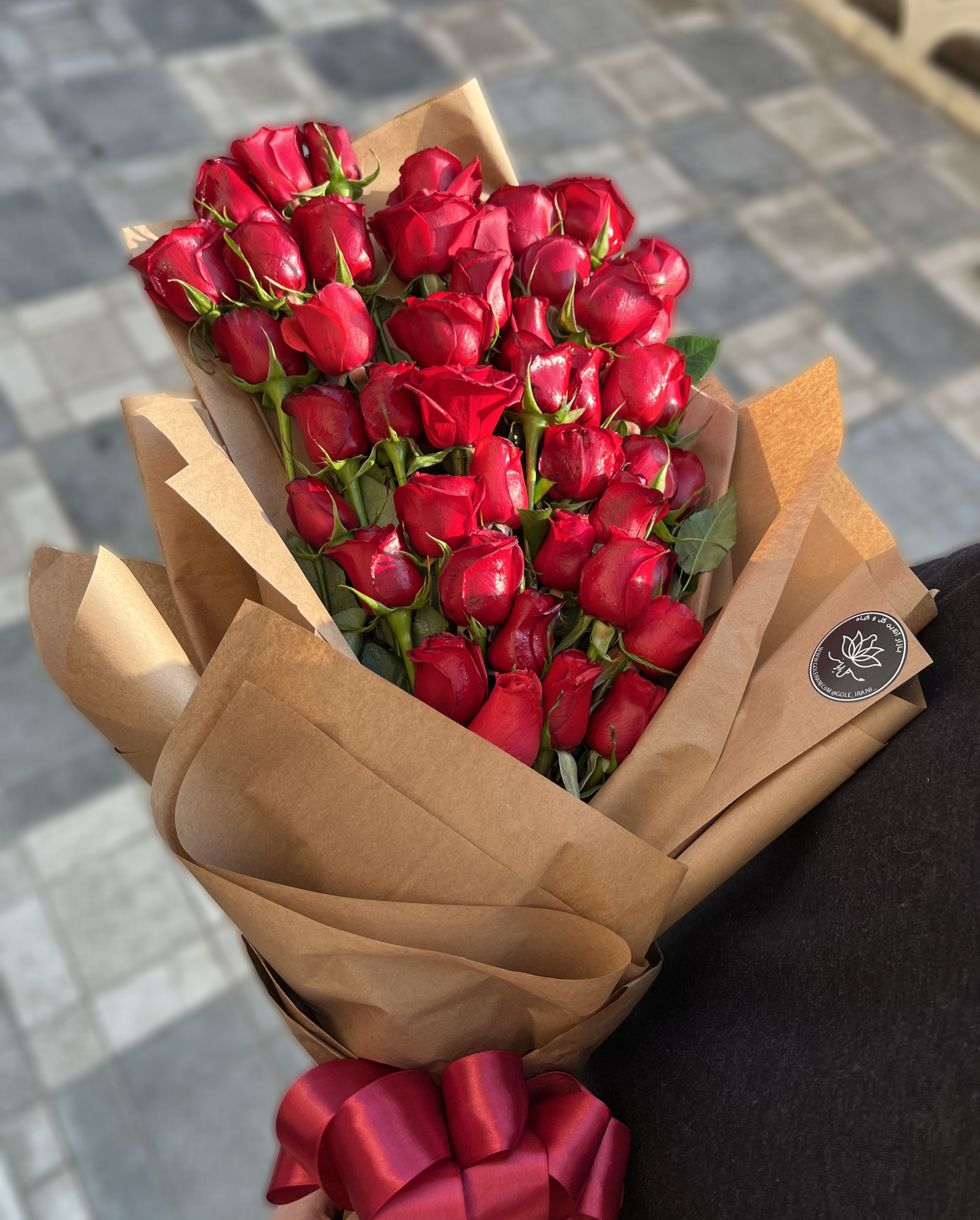 دسته گل قرمز لیلی