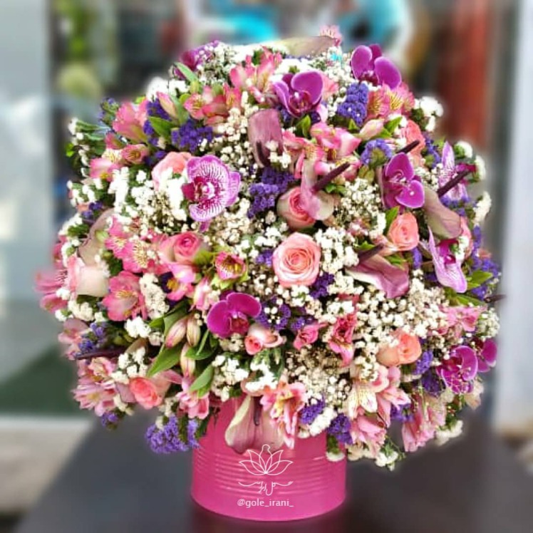 خرید و قیمت باکس گل زمزمه عشق باکس گل ارزان خرید باکس گل شیک باکس گل صورتی باکس گل دخترانه